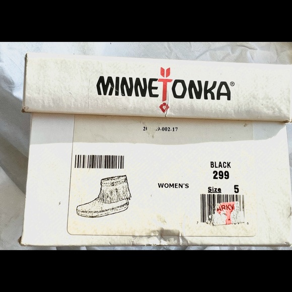 Minnetonka Women’s 5 Angle Height Zip Moccasins Black Suede in Original Box - Picture 6 of 6